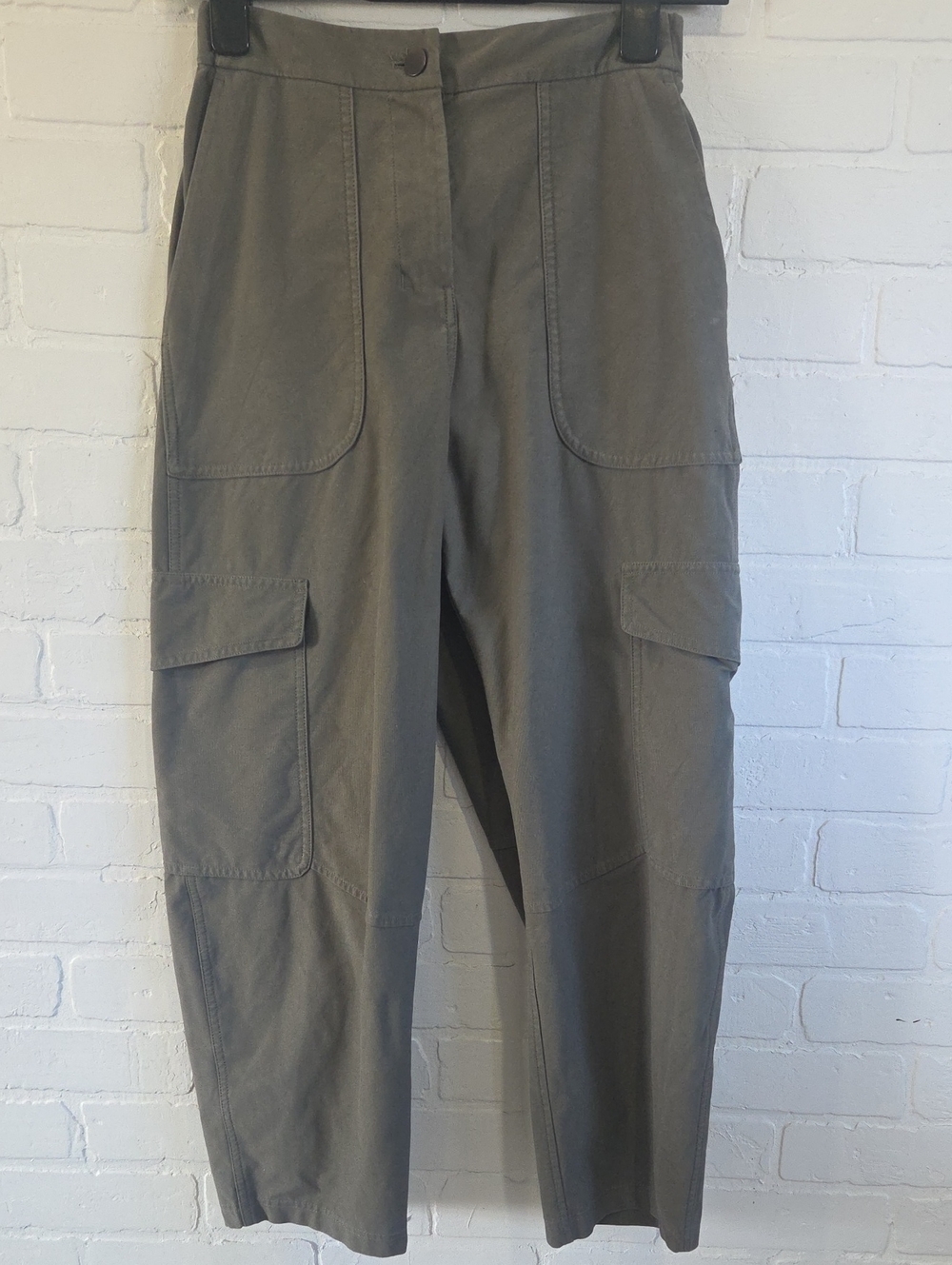 lululemon athletica Cropped Utility Cargo Pants in Olive